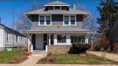 Looking for a roommate  Main Photo