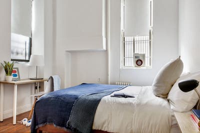 20 min from midtown apt w/ on-site laundry Main Photo