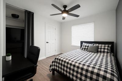 One Room For Rent Main Photo