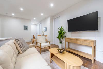 E Harlem beauty Main Photo