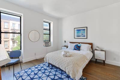 20 min from midtown apt w/ on-site laundry Main Photo