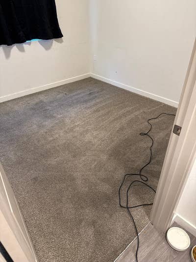 Medium room for rent Main Photo