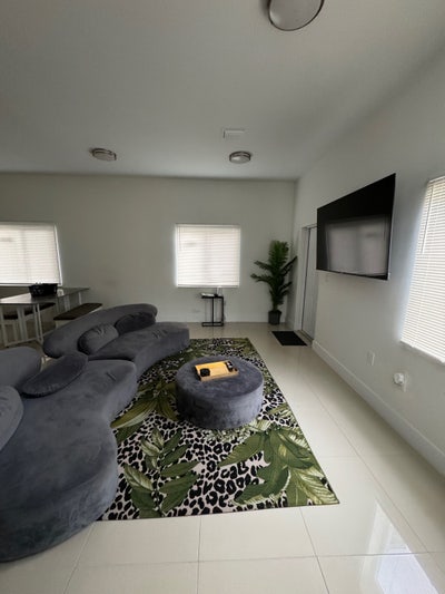 Private Room Near Wynwood / Design District Main Photo