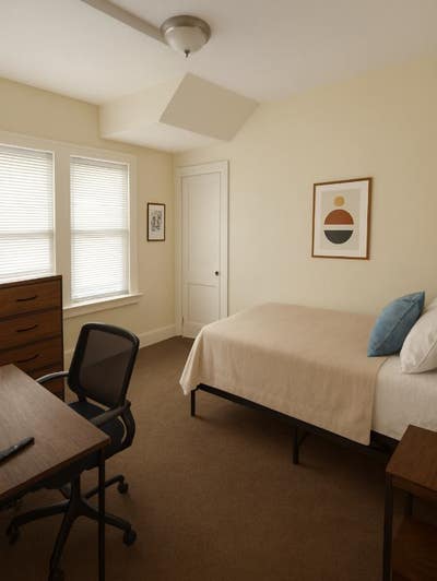 Cozy Pontiac Room | Full BedTVDesk & WiFi Main Photo