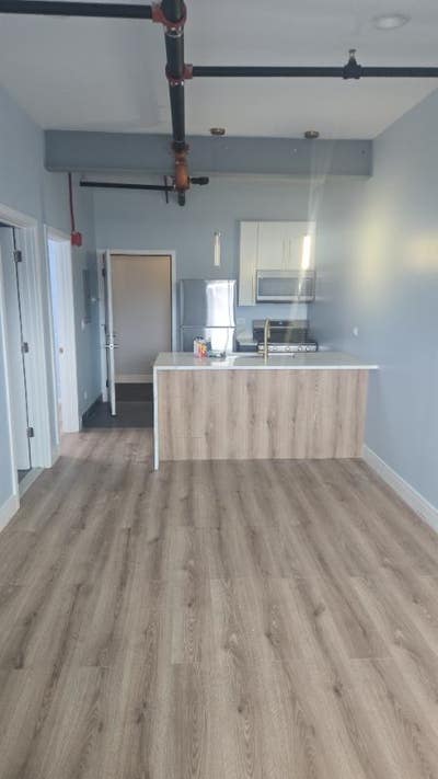 Ready to move in 1 Bed 1 Bath Main Photo