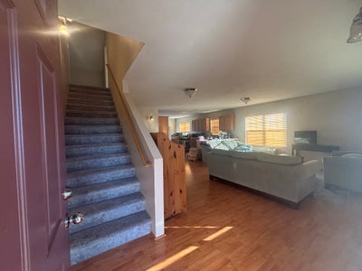 Master bedroom available in next lease Main Photo