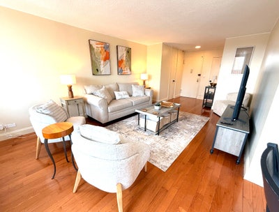 Available Now / Upper West 90’s   Main Photo