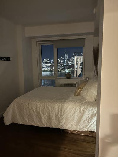 Beautiful room for rent Main Photo