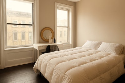 Sunlit Williamsburg 2BR/1BA All Utilities Included Main Photo