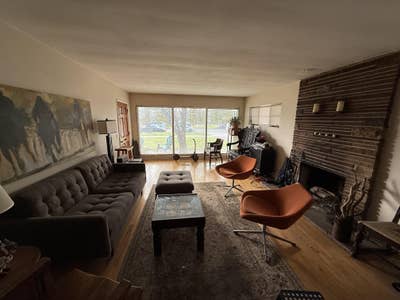 Great room in a great house Main Photo