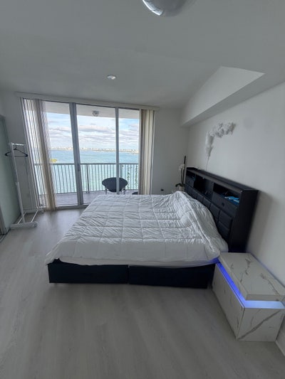 Beautiful view private room in edgewater Miami Main Photo