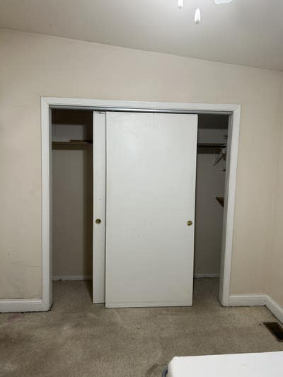 Cozy room in Wheeling apartment complex Main Photo