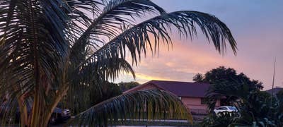 Quiet, Clean & Safe Room Convenient to Shops Main Photo