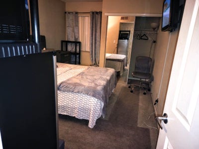 Large Room in Peaceful Environment Available Now!! Main Photo