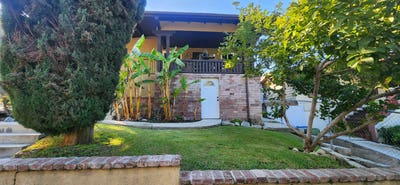 Room available in charming craftsman duplex Main Photo