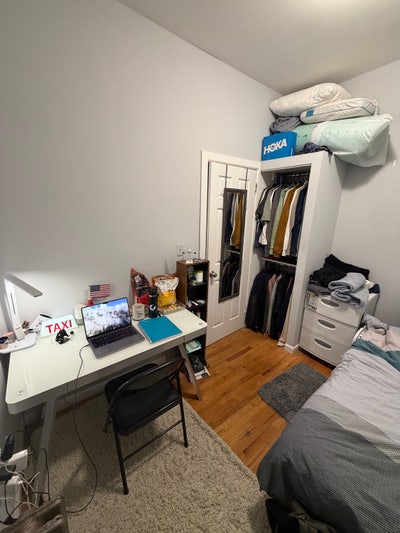 Cozy Room with in Unit Laundry  Main Photo