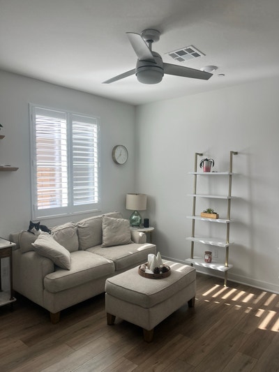 Charming 1 Bed Bath with Direct Access Garage Equ Main Photo