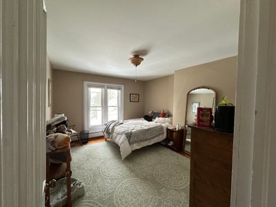 Looking for roommate through the end of May Main Photo