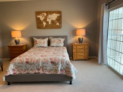 Spacious Home Privet Bath,Walkin Closet,Great View Main Photo