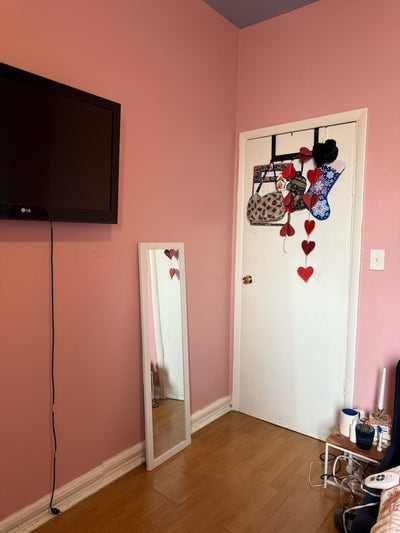 Roommate needed in Hamilton Heights Main Photo