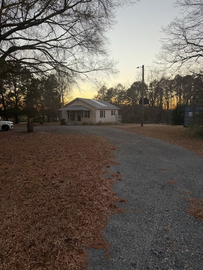 Newly remodeled country bungalow on 2+ acres Main Photo