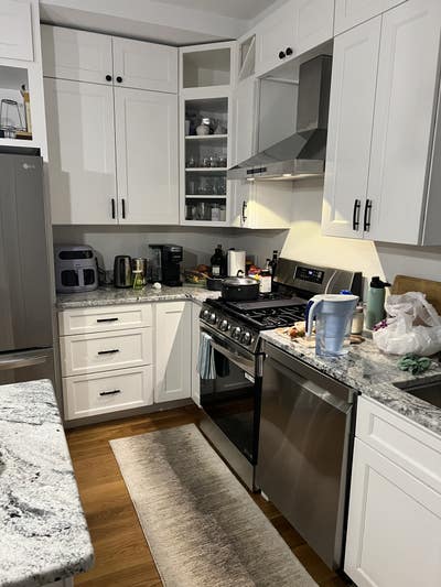 Bedrooms Available in Large Victorian House  Main Photo