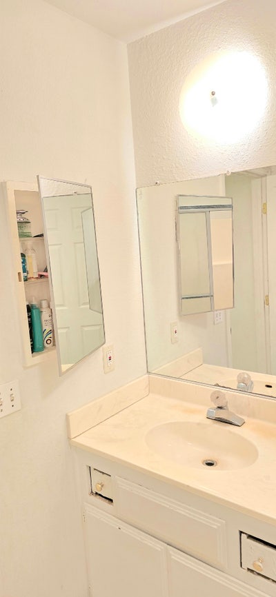 XL room for rent in Hesperia with private bathroom Main Photo