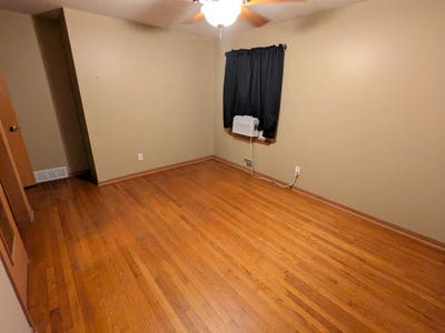 Bedroom For Rent Main Photo