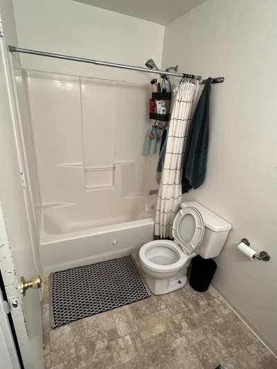 Roommate Wanted Near Downtown in Eureka CA Main Photo