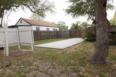 PrivateFenced parking space Fenced  backyard Furni Main Photo