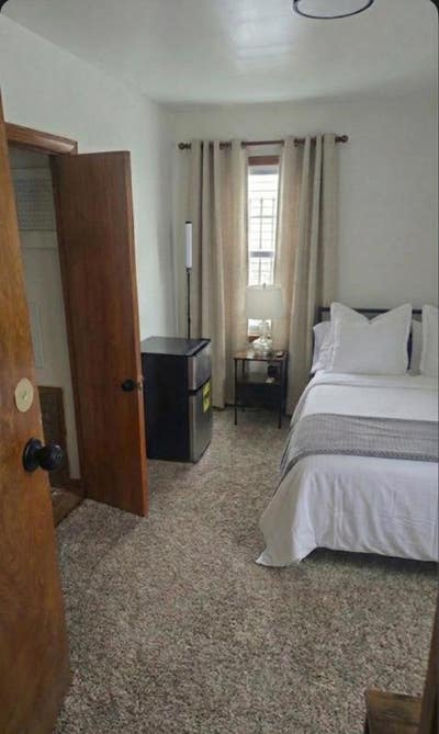 Cozy Private Bedroom for Rent in a Shared Home_Eu Main Photo