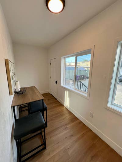 Spacious Long Beach Apartment Near PCH | Quick Tra Main Photo