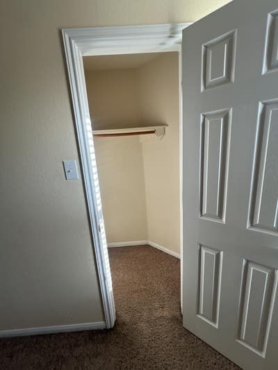 Room sharing is available  Main Photo