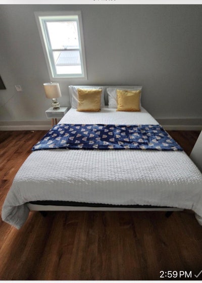 Large Furnished Room for Rent – Great Location Main Photo