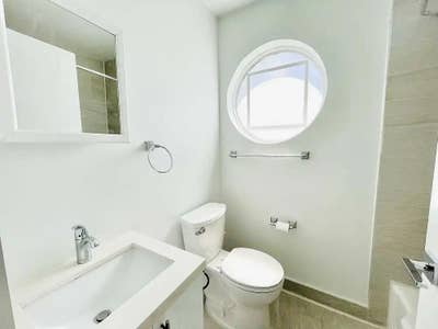 Beautiful Furnished Room for Rent in South Beach Main Photo