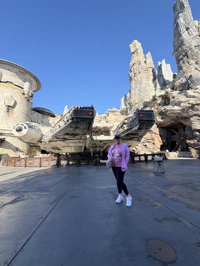 Responsible woman looking for Hollywood room Main Photo