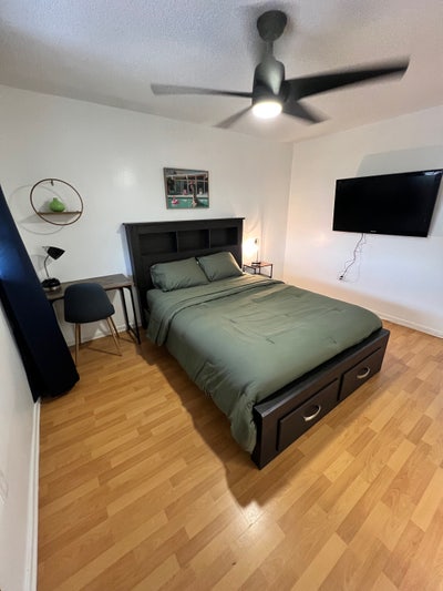 Spacious Master Room w/ Private New Bath Main Photo