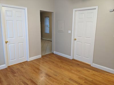 Bedroom available! Main Photo