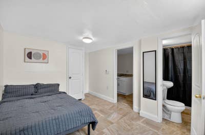 Cozy Efficiency with Kitchenette Utilities and WiF Main Photo