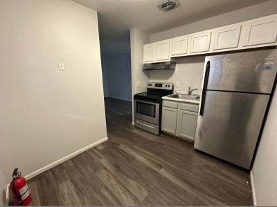 1bed 1bath available now! Recently updated! Main Photo