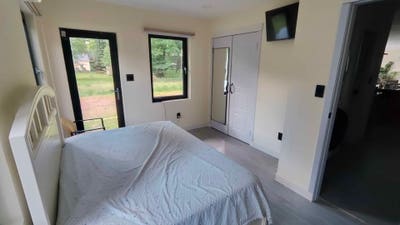 1 private room with private entrance Main Photo