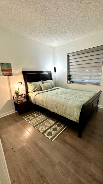 Private room w/private bathroom Cooper City  Main Photo