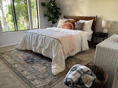 Charming Private Bedroom & Bathroom in 2 Bedroom C Main Photo