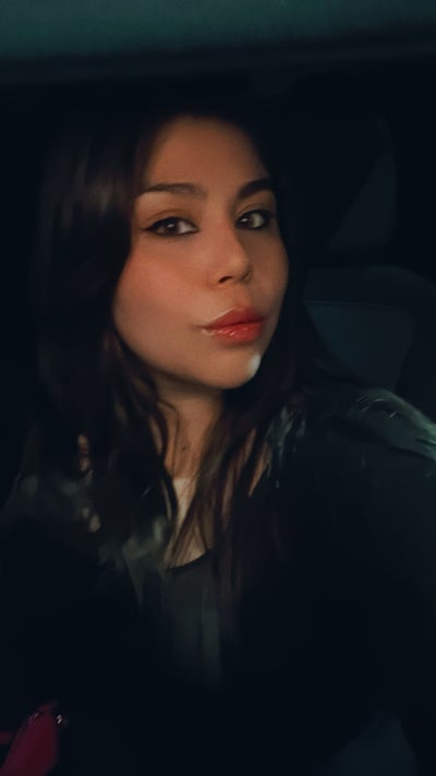32 year old woman looking for a room in SFV Main Photo