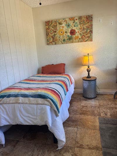 Beautifully furnished unit with fresh paint and l Main Photo