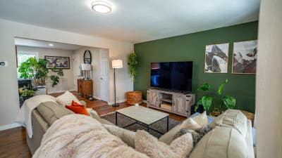 Private Bedroom in an Shared Home Main Photo