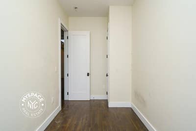 #66 Charming & Cozy 3BA / 1.5BA In Ridgewood Main Photo