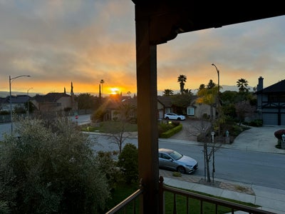 5 Private rooms /w patio in huge house Main Photo