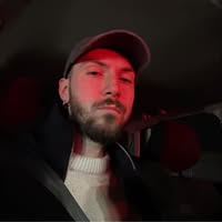 Professional Male seeks a small or large room Main Photo