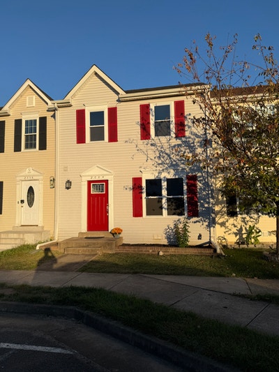 Fully Furnished 1 Bedroom Basement Apartment Main Photo